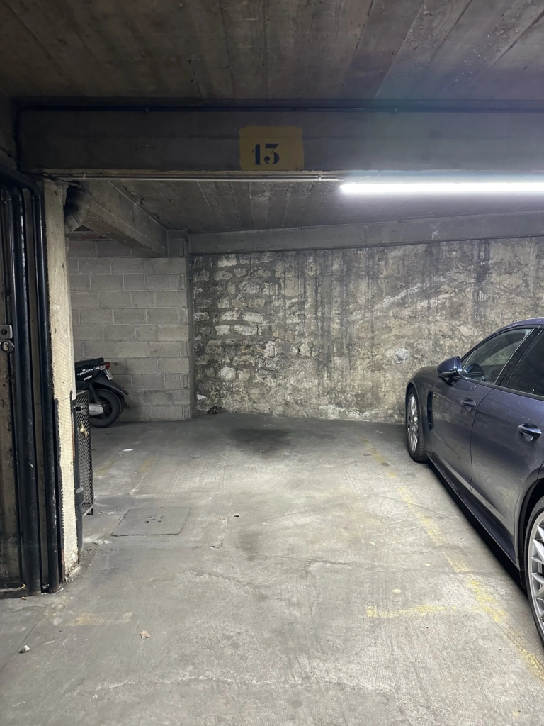 PARKING PLACE ITALIE