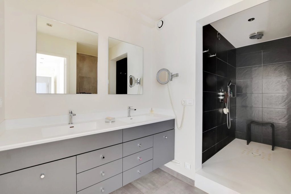 APPARTEMENT 5P 3CH 146 m2