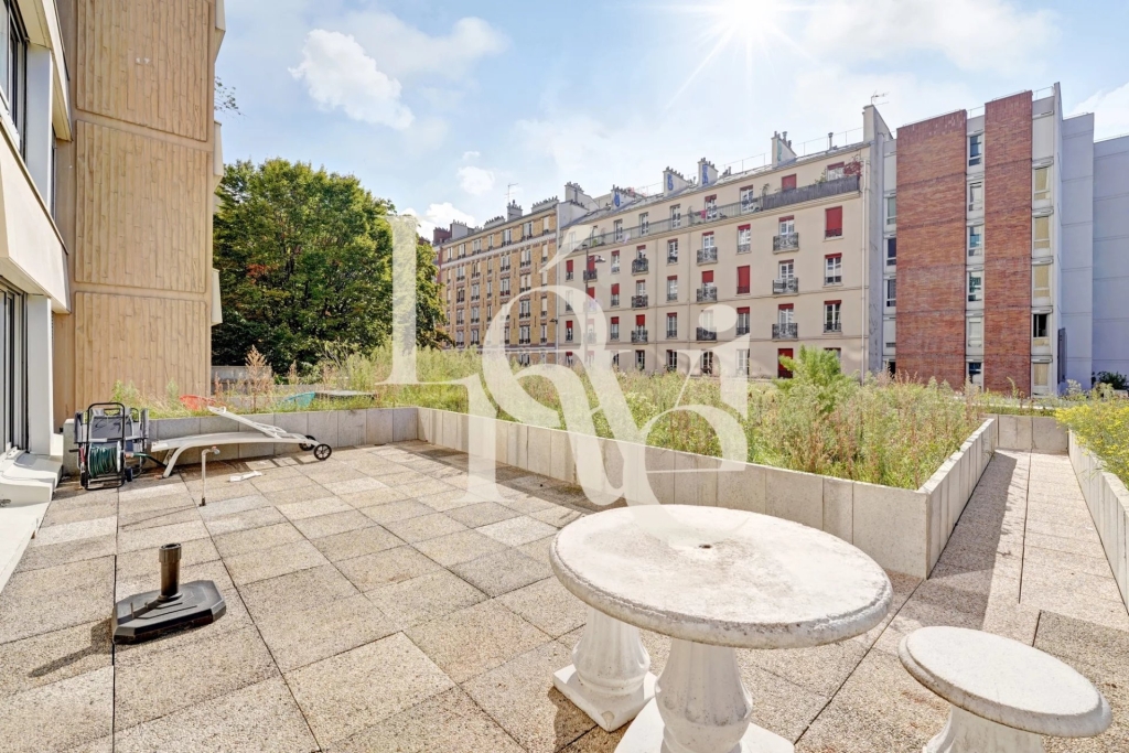 APPARTEMENT – 2 PIÈCES AVEC TERRASSE EXCEPTIONNELLE DE 106 M² – 49,30 m² LOI CARREZ