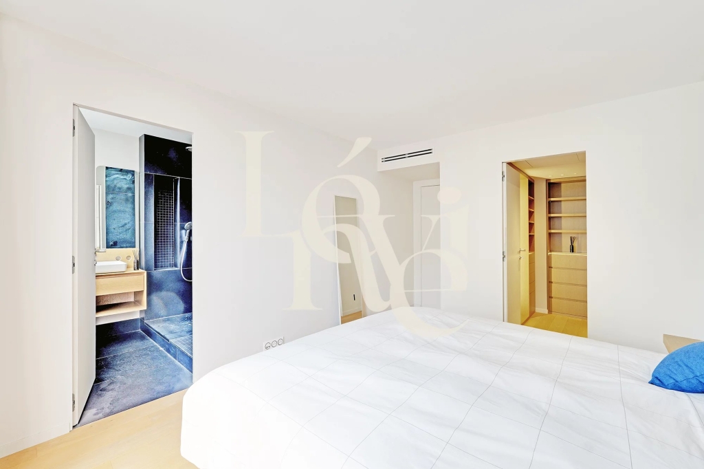 Appartement 4 pièces –  Paris 15ème