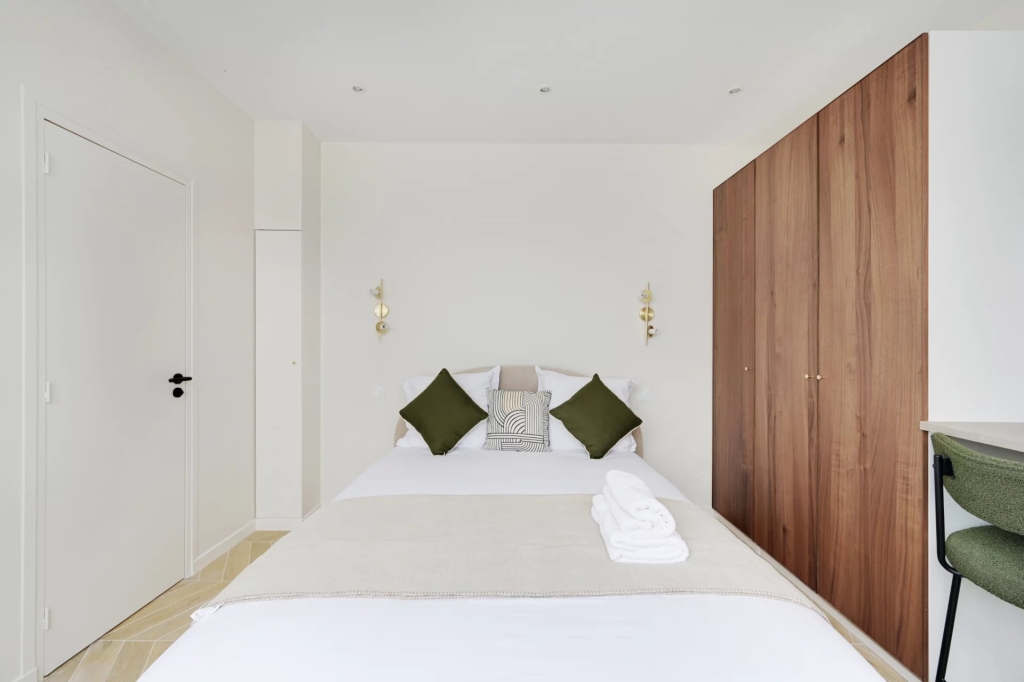 LOCATION SAISONNIÉRE – PARIS 15 – 2 PERSONNES