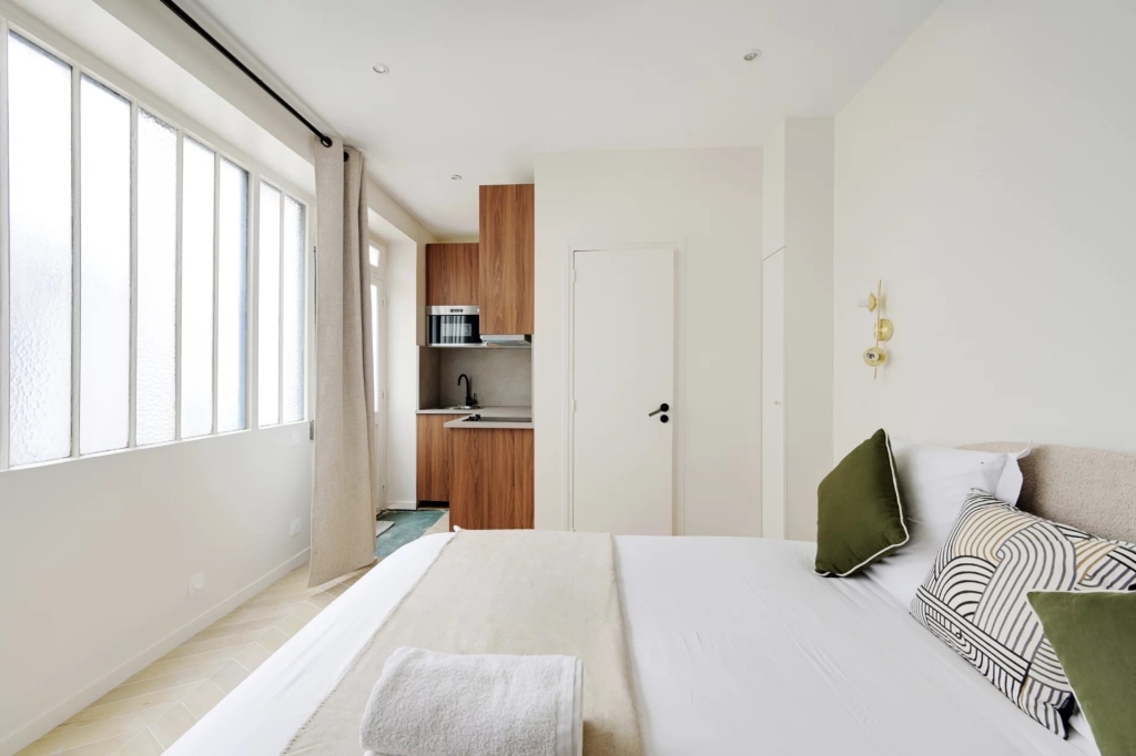 LOCATION SAISONNIÉRE – PARIS 15 – 2 PERSONNES