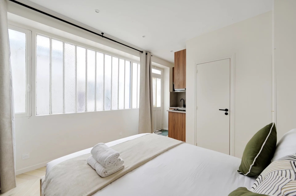 LOCATION SAISONNIÉRE – PARIS 15 – 2 PERSONNES