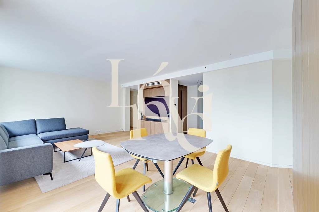 Appartement 4 pièces –  Paris 15ème