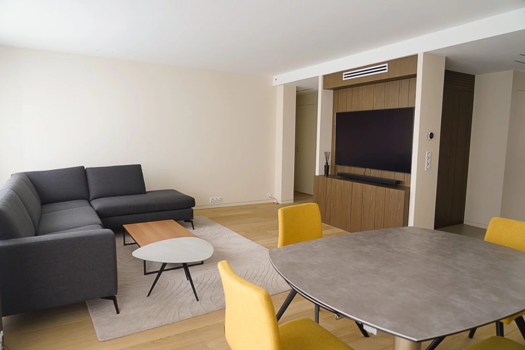 Appartement 4 pièces –  Paris 15ème