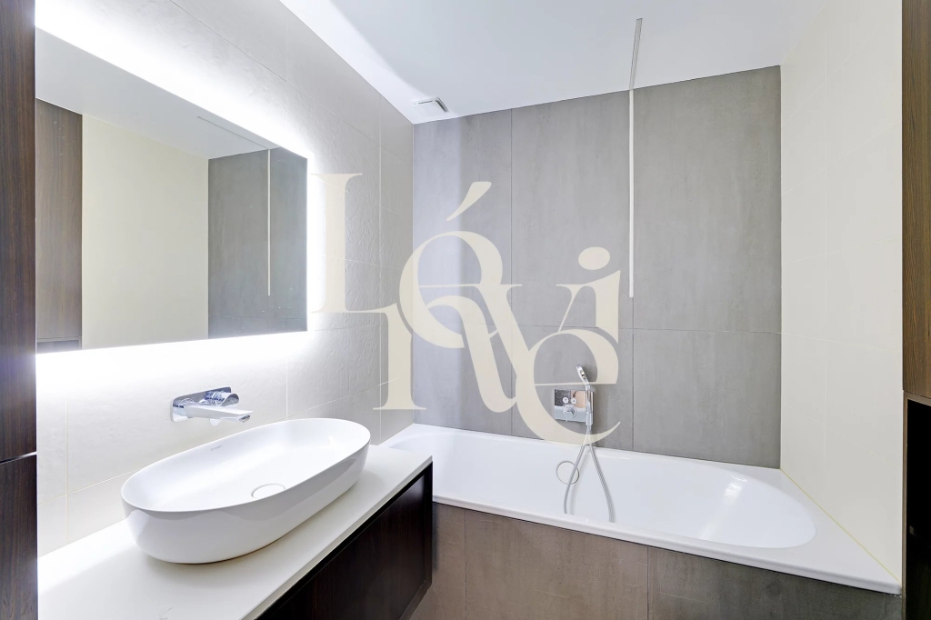 Appartement 4 pièces –  Paris 15ème