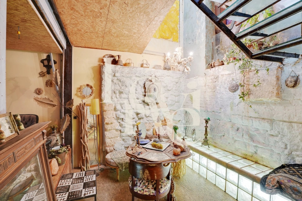 Loft atypique avec terrasse / Métro Simplon