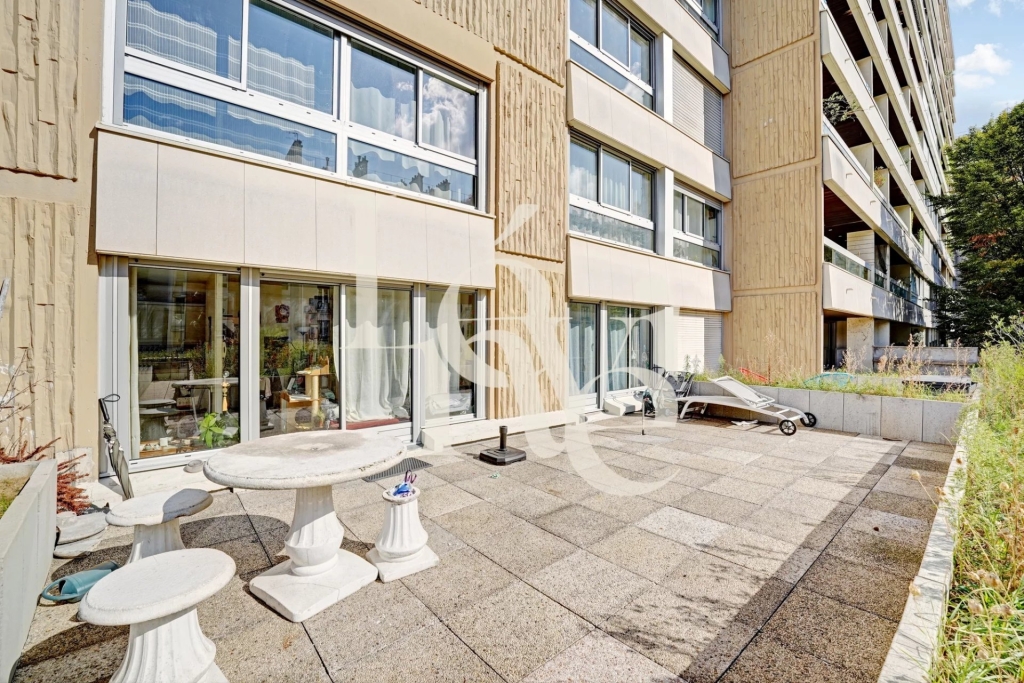 APPARTEMENT – 2 PIÈCES AVEC TERRASSE EXCEPTIONNELLE DE 106 M² – 49,30 m² LOI CARREZ