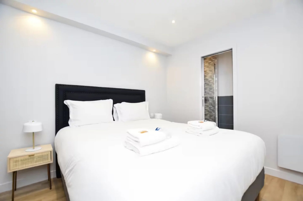 LOCATION SAISONNIÈRE – PARIS 9 – 6 personnes