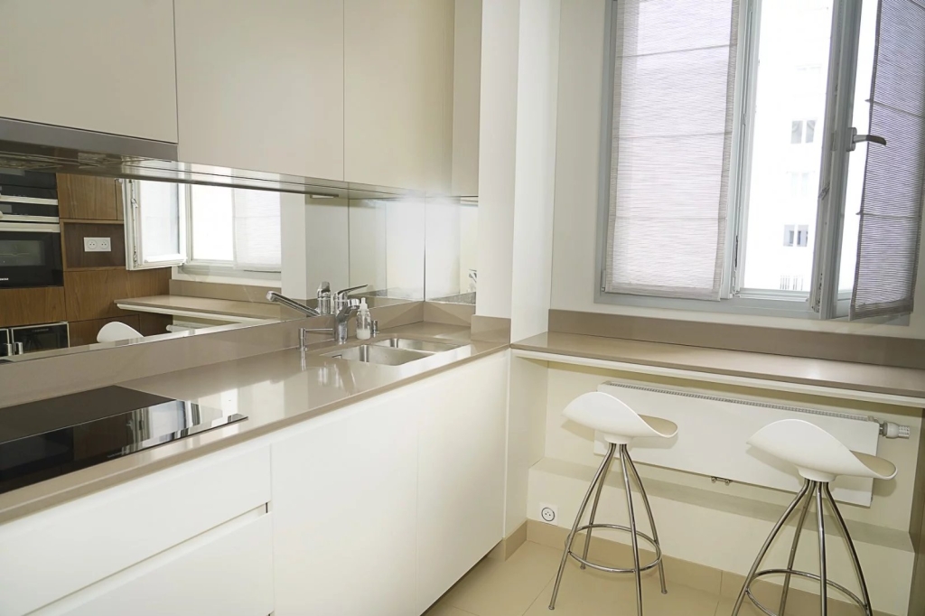 Appartement 4 pièces –  Paris 15ème