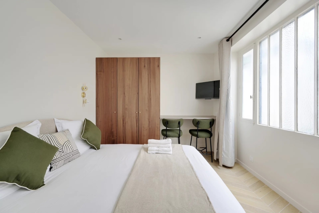 LOCATION SAISONNIÉRE – PARIS 15 – 2 PERSONNES