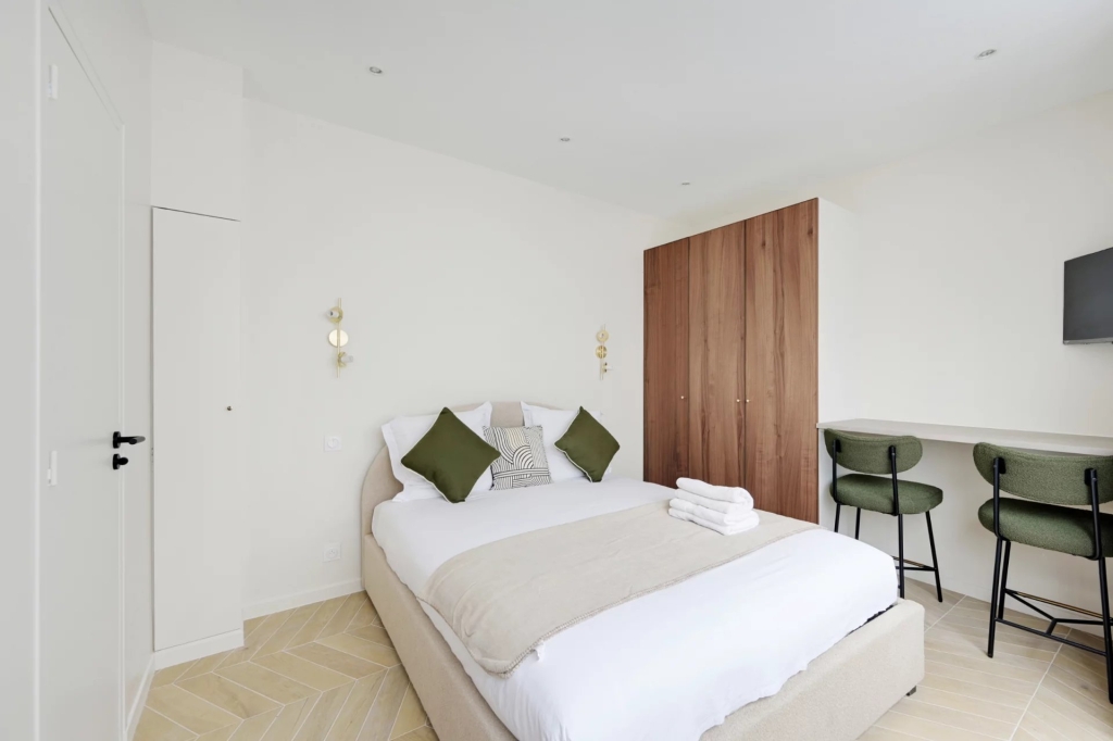 LOCATION SAISONNIÉRE – PARIS 15 – 2 PERSONNES