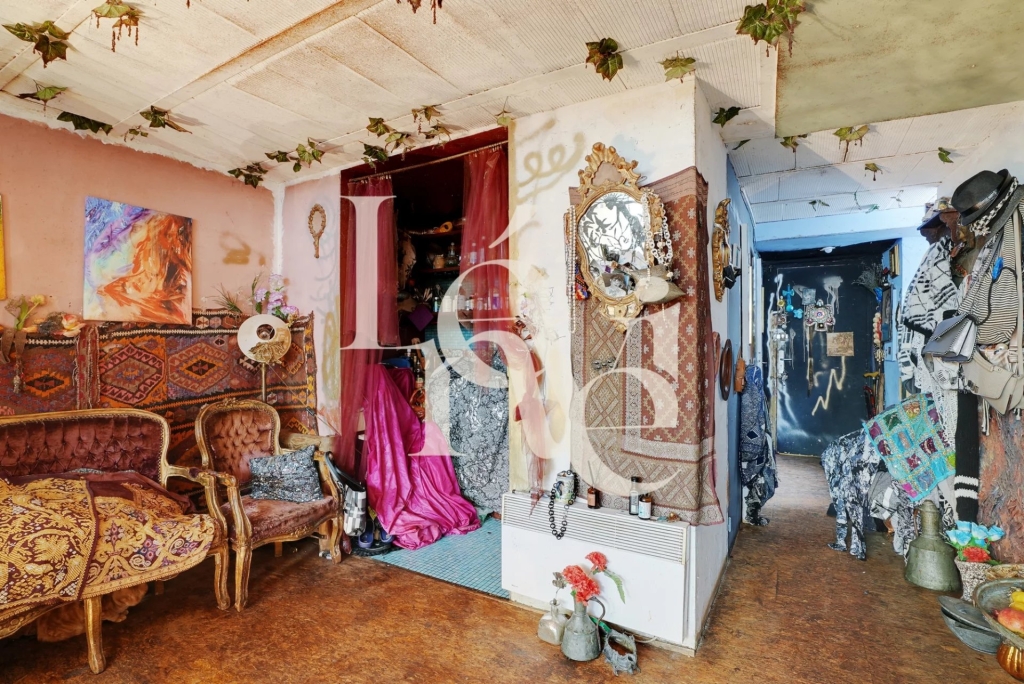 Loft atypique avec terrasse / Métro Simplon