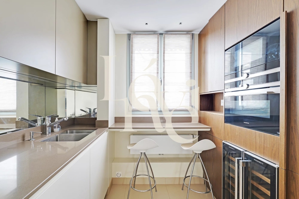 Appartement 4 pièces –  Paris 15ème