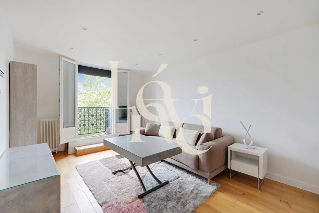 Deux pièces avec balcon vue Tour Eiffel – 28m2