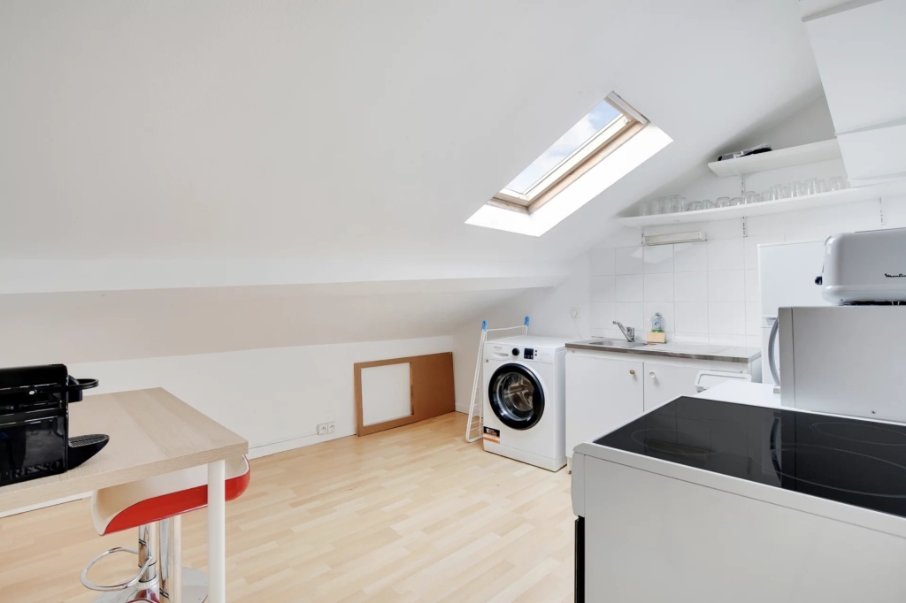 APPARTEMENT – PARIS – 10 PERSONNES