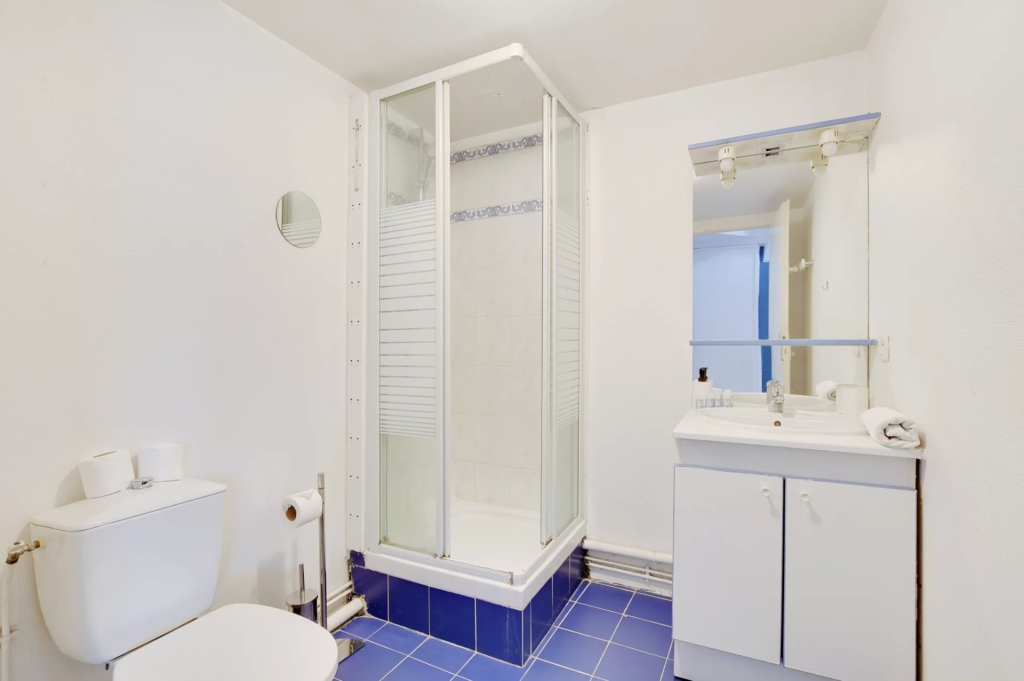 APPARTEMENT – PARIS – 10 PERSONNES