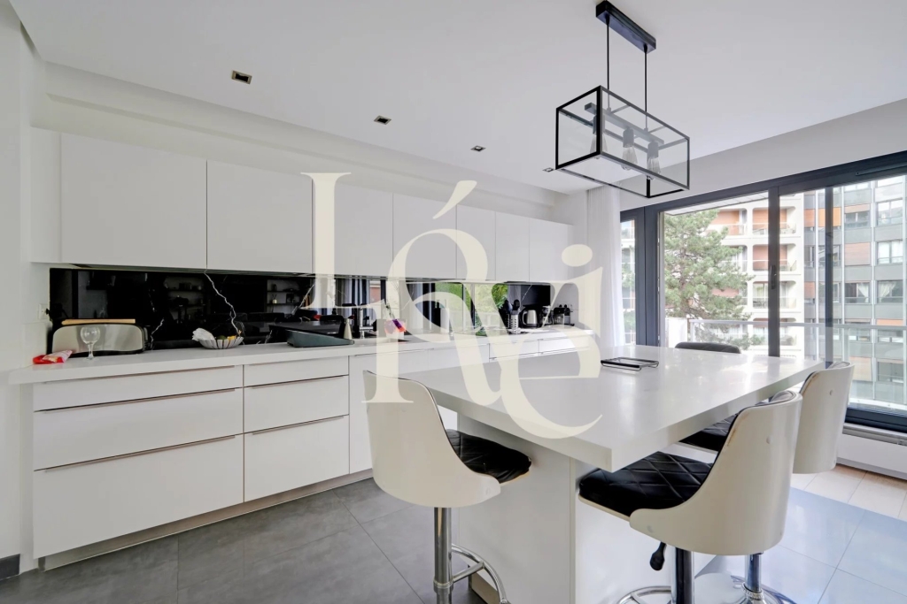 APPARTEMENT 5P 3CH 146 m2