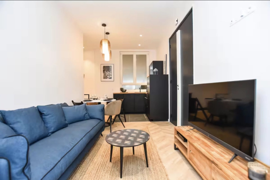 LOCATION SAISONNIÈRE – PARIS 9 – 6 personnes