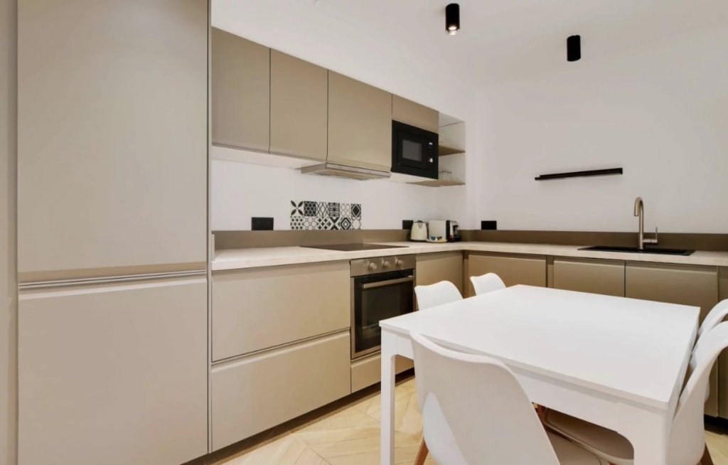 LOCATION SAISONNIÈRE – PARIS 11 – 6 personnes