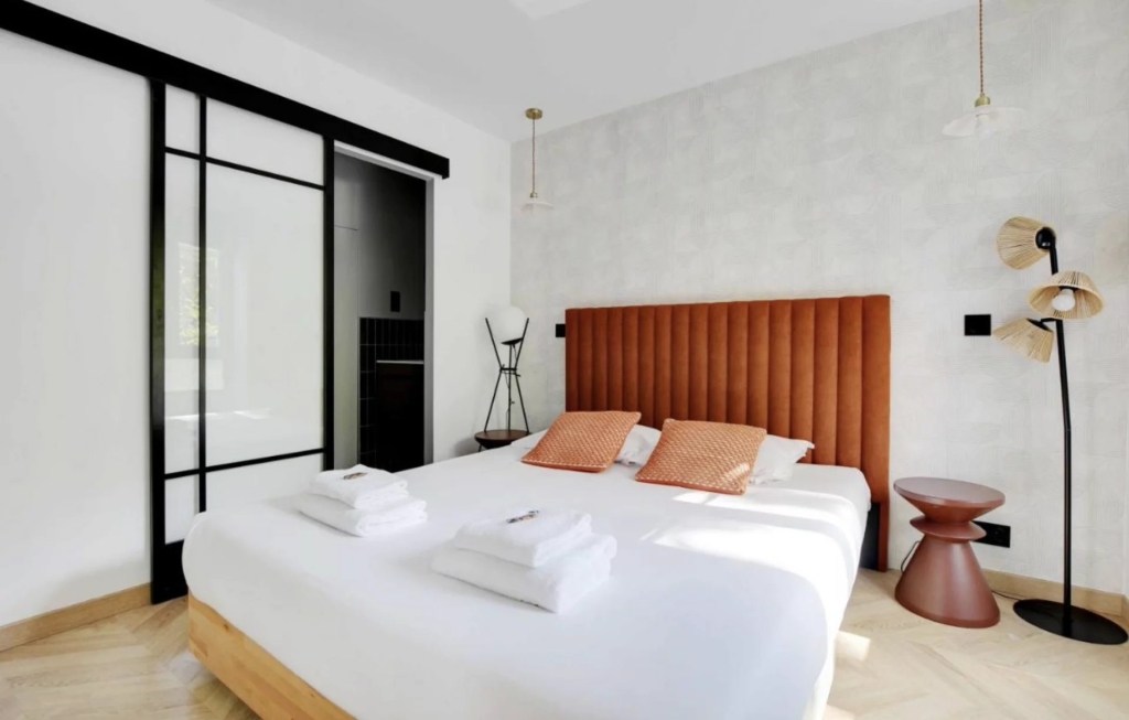 LOCATION SAISONNIÈRE – PARIS 11 – 6 personnes