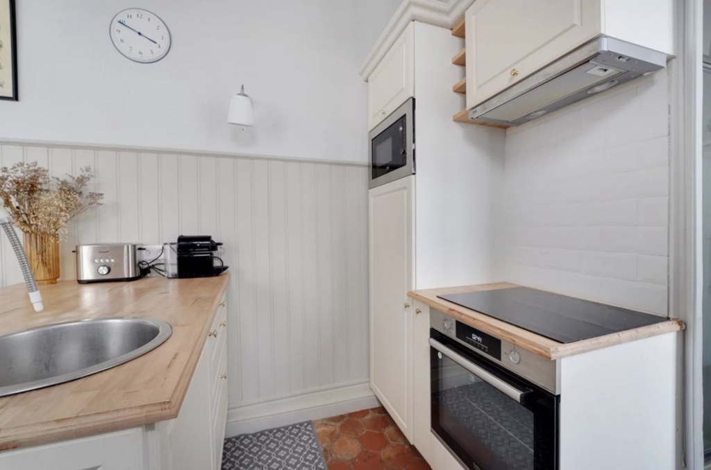 LOCATION SAISONNIÈRE – PARIS 5 – 4 PERSONNES