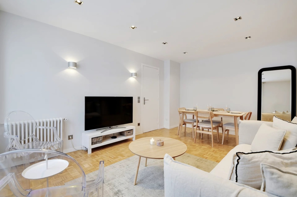 APPARTEMENT – PARIS 15 – 4 PERSONNES