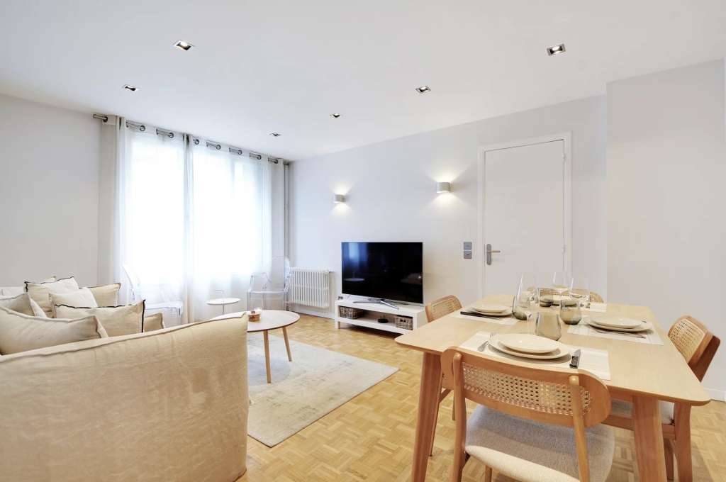 APPARTEMENT – PARIS 15 – 4 PERSONNES