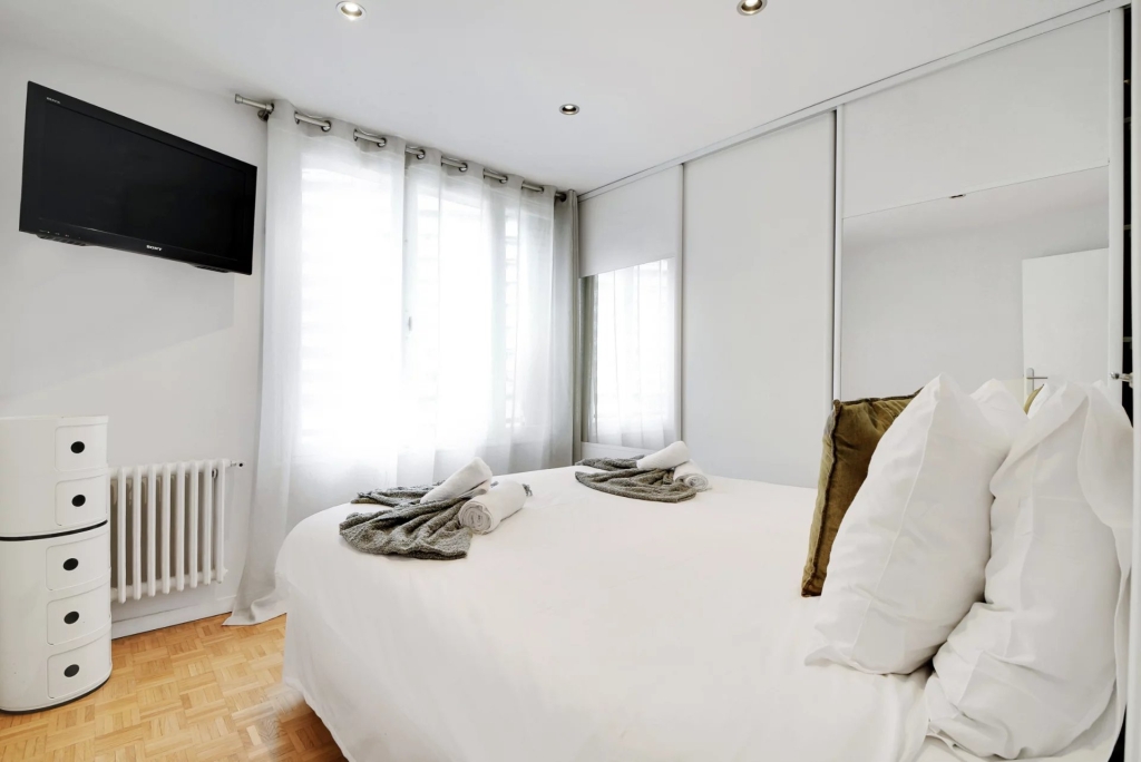 APPARTEMENT – PARIS 15 – 4 PERSONNES