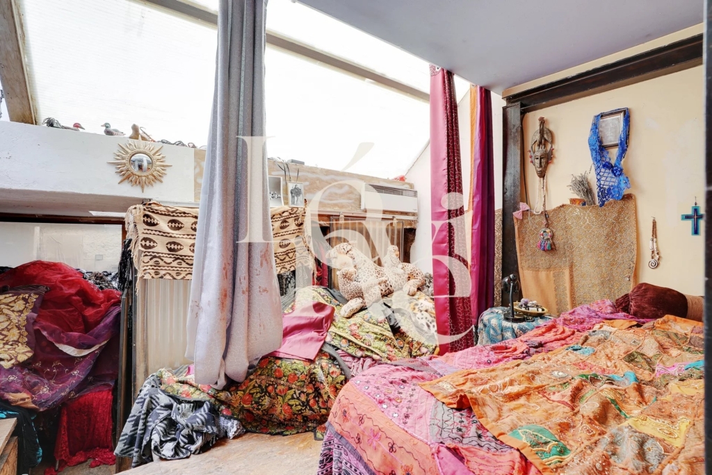 Loft atypique avec terrasse / Métro Simplon