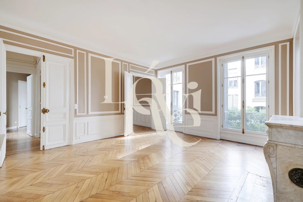 Paris XVII – BUREAU 155m2 / Parc Monceau