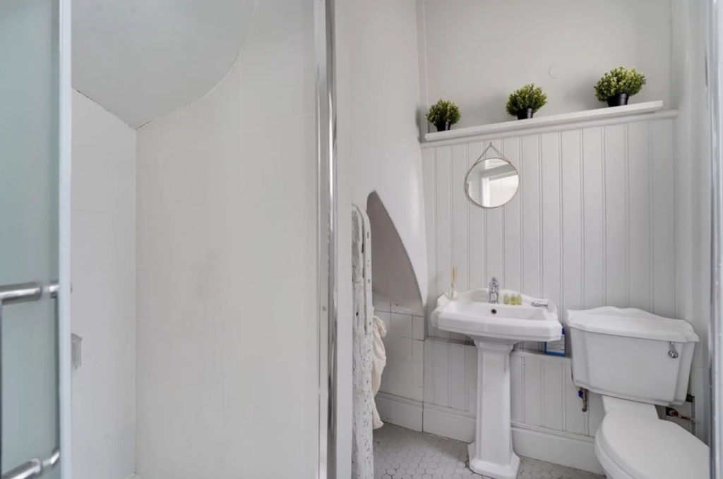 LOCATION SAISONNIÈRE – PARIS 5 – 4 PERSONNES