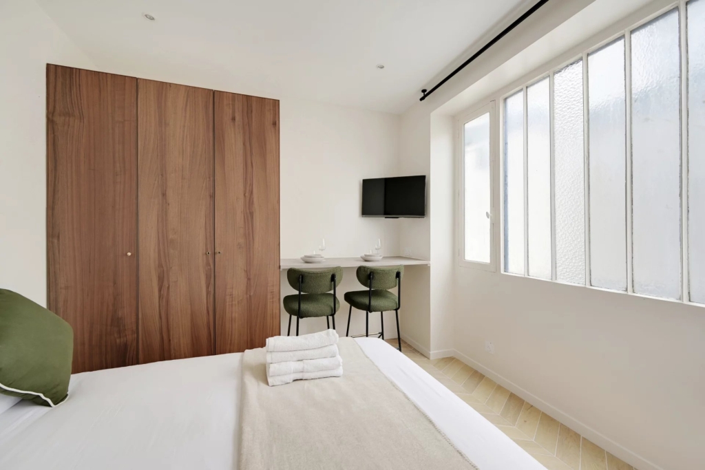 LOCATION SAISONNIÉRE – PARIS 15 – 2 PERSONNES