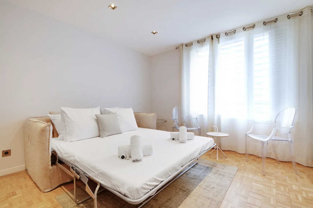 APPARTEMENT – PARIS 15 – 4 PERSONNES