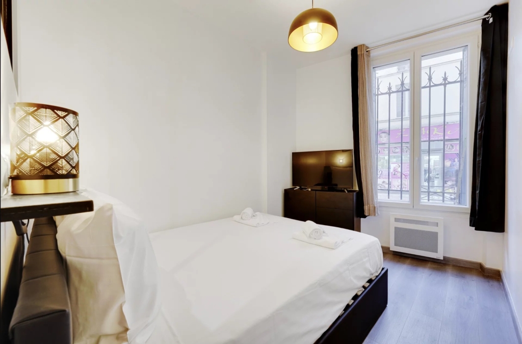 APPARTEMENT – PARIS 18 – 2 PERSONNES