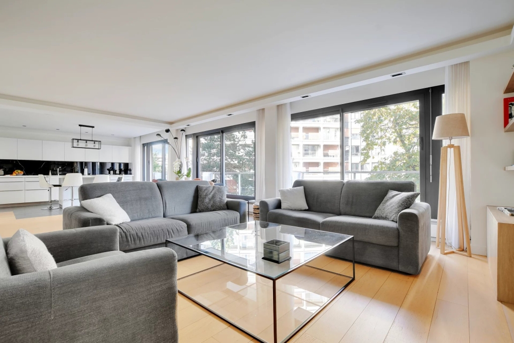 APPARTEMENT 5P 3CH 146 m2