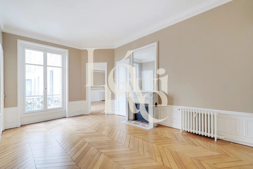 Paris XVII – BUREAU 155m2 / Parc Monceau