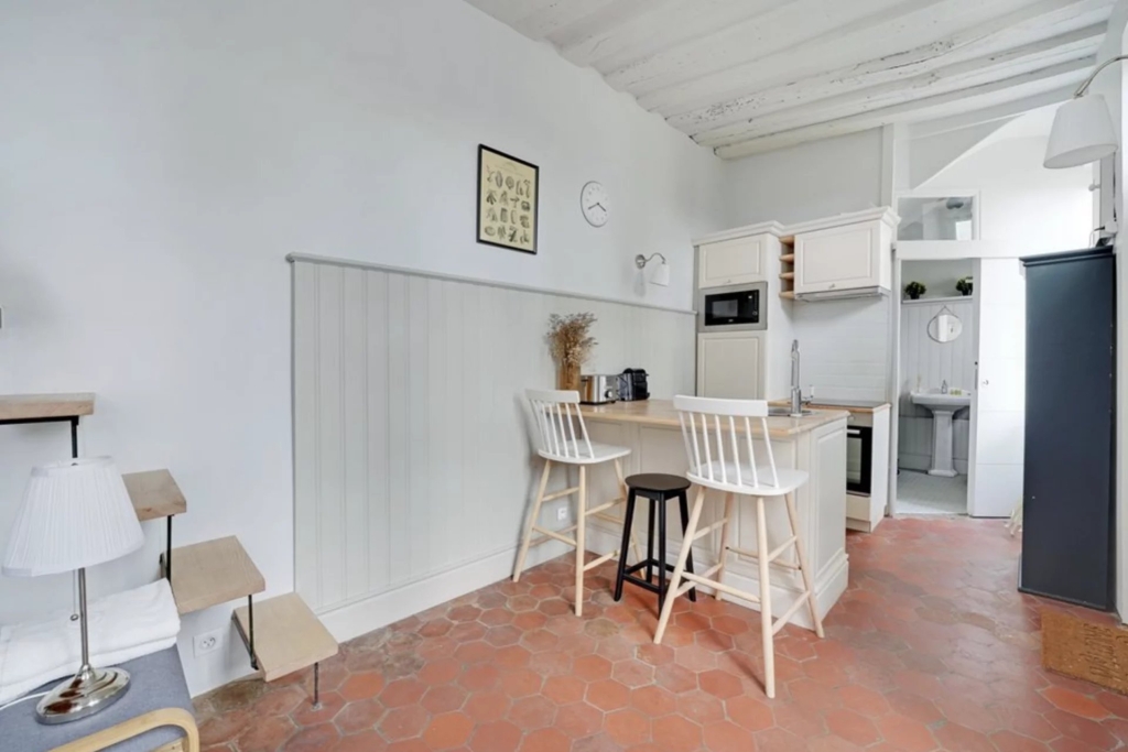 LOCATION SAISONNIÈRE – PARIS 5 – 4 PERSONNES