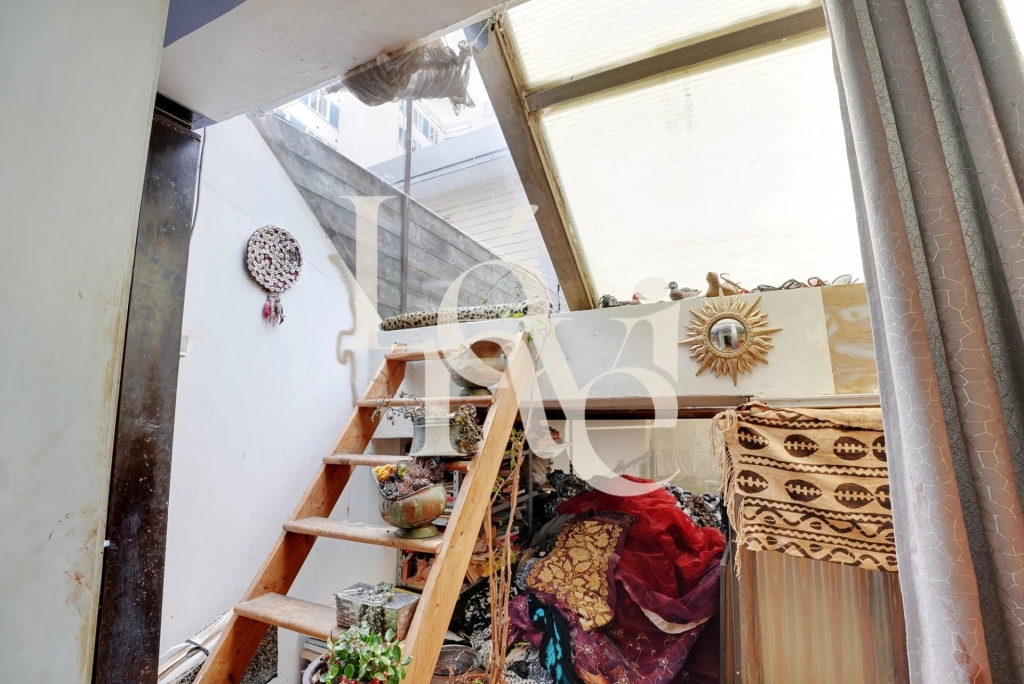 Loft atypique avec terrasse / Métro Simplon