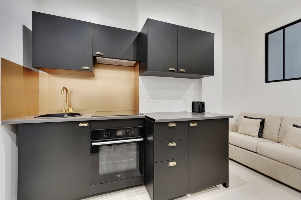 APPARTEMENT – PARIS 18 – 2 PERSONNES