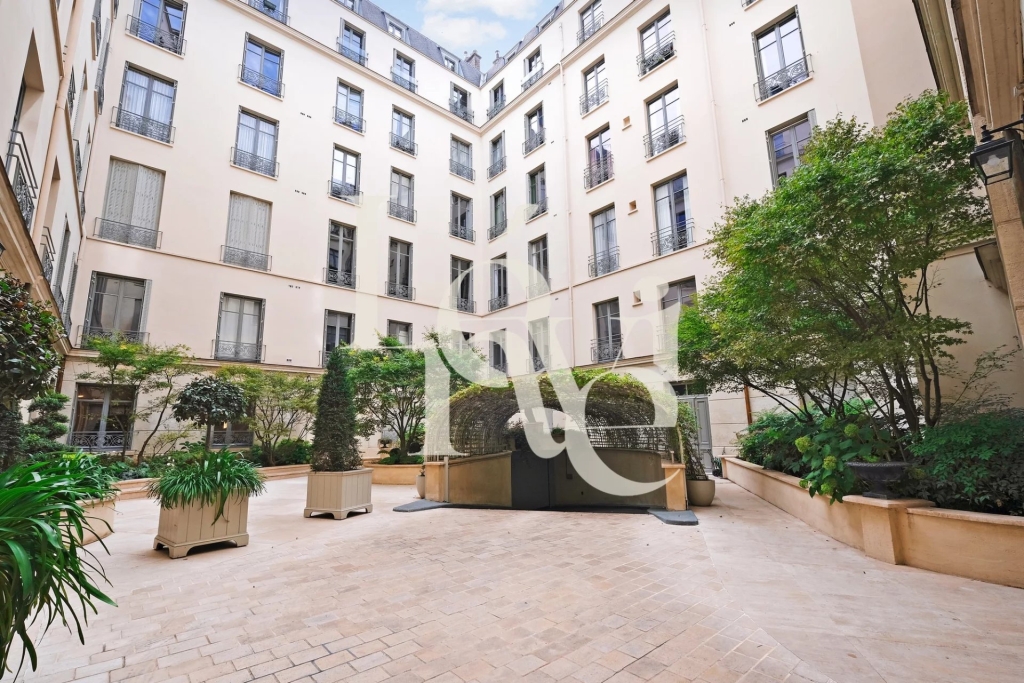 Paris XVII – BUREAU 155m2 / Parc Monceau