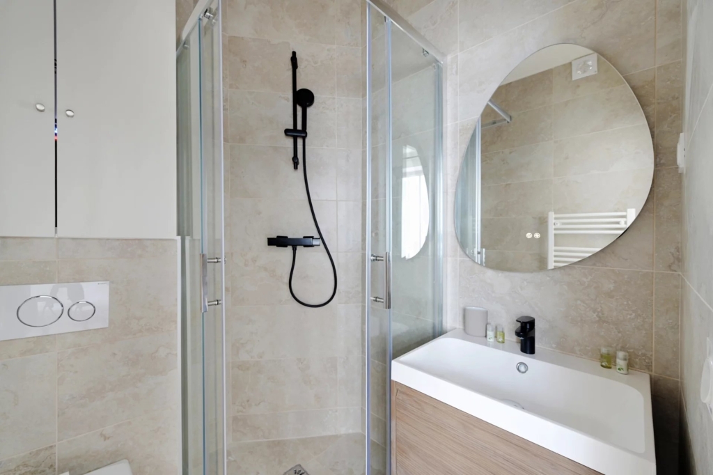 LOCATION SAISONNIÉRE – PARIS 15 – 2 PERSONNES