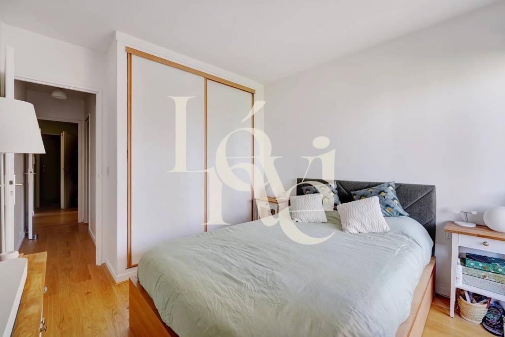 Appartement avec 2 balcons et parking – 2 pièces – 75013 Paris