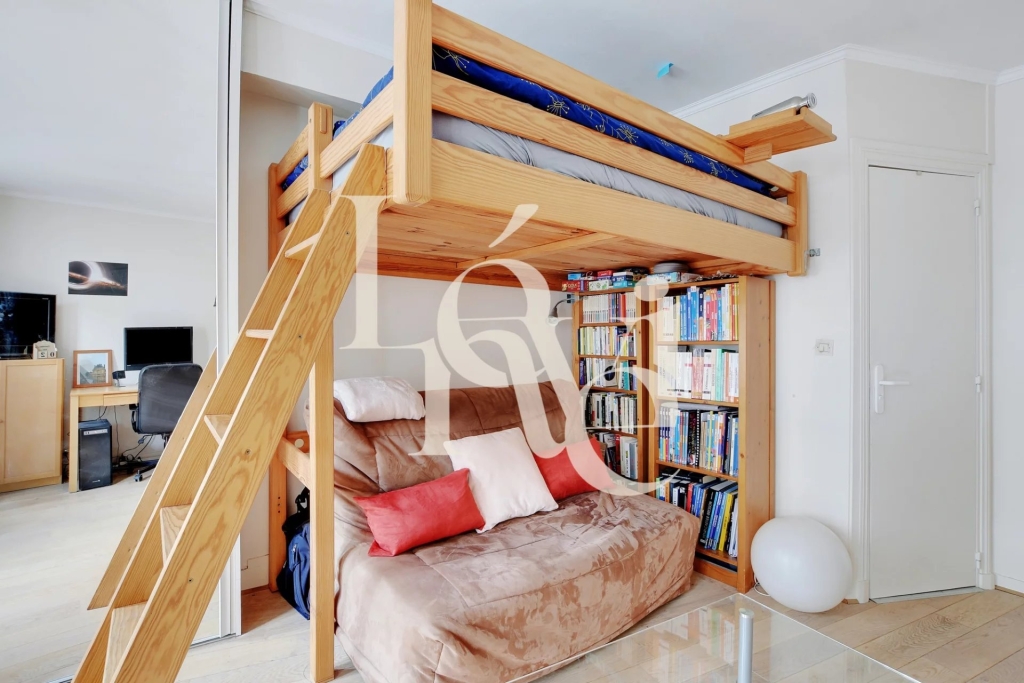 EXCLUSIVITÉ – APPARTEMENT DERNIER ETAGE – STUDIO – 27m² –