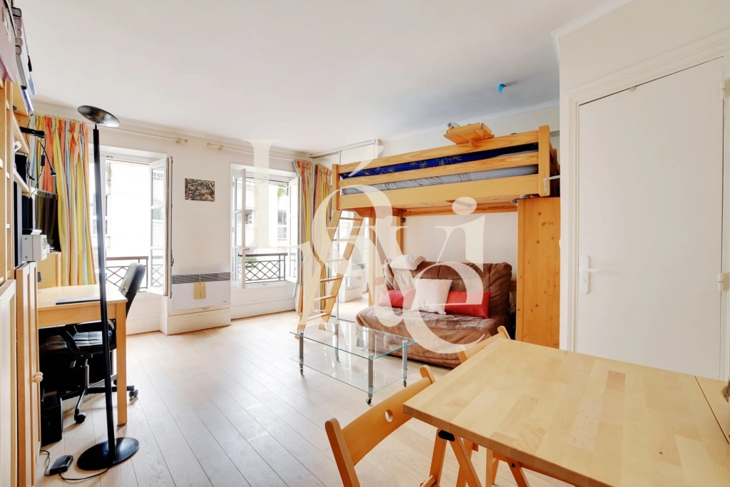EXCLUSIVITÉ – APPARTEMENT DERNIER ETAGE – STUDIO – 27m² –