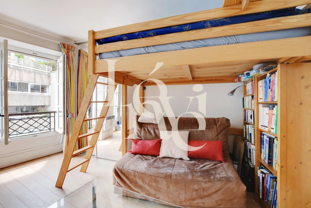 EXCLUSIVITÉ – APPARTEMENT DERNIER ETAGE – STUDIO – 27m² –