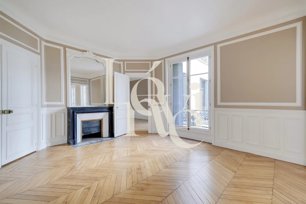 Paris XVII – Appartement familial / Parc Monceau