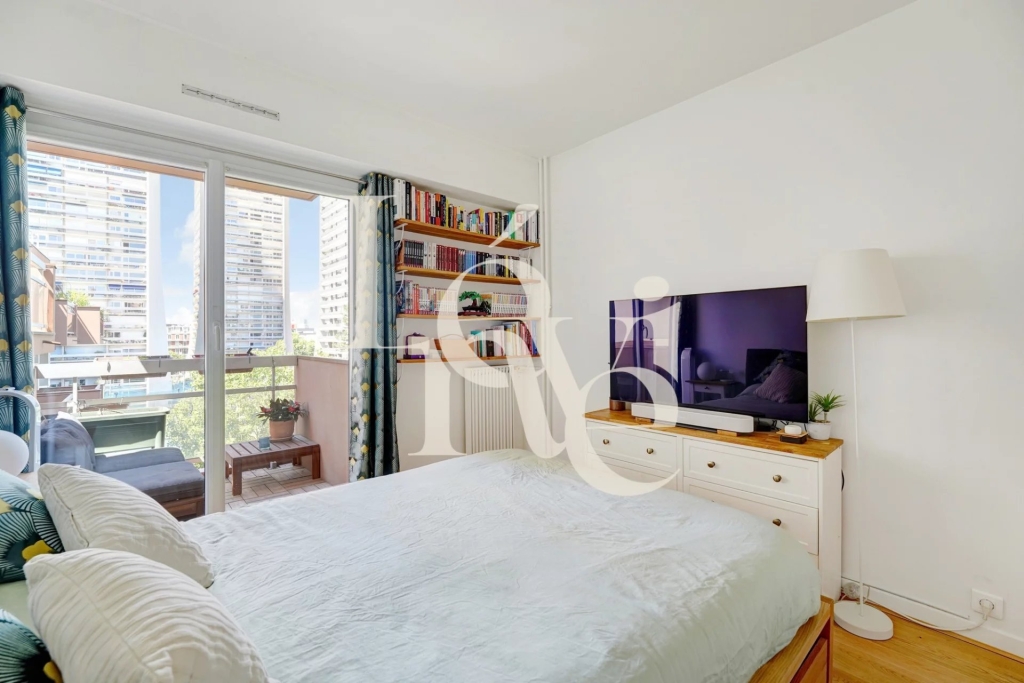 Appartement avec 2 balcons et parking – 2 pièces – 75013 Paris