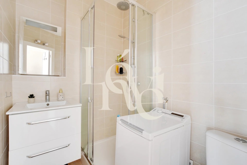 EXCLUSIVITÉ – APPARTEMENT DERNIER ETAGE – STUDIO – 27m² –