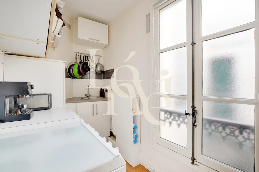 EXCLUSIVITÉ – APPARTEMENT DERNIER ETAGE – STUDIO – 27m² –